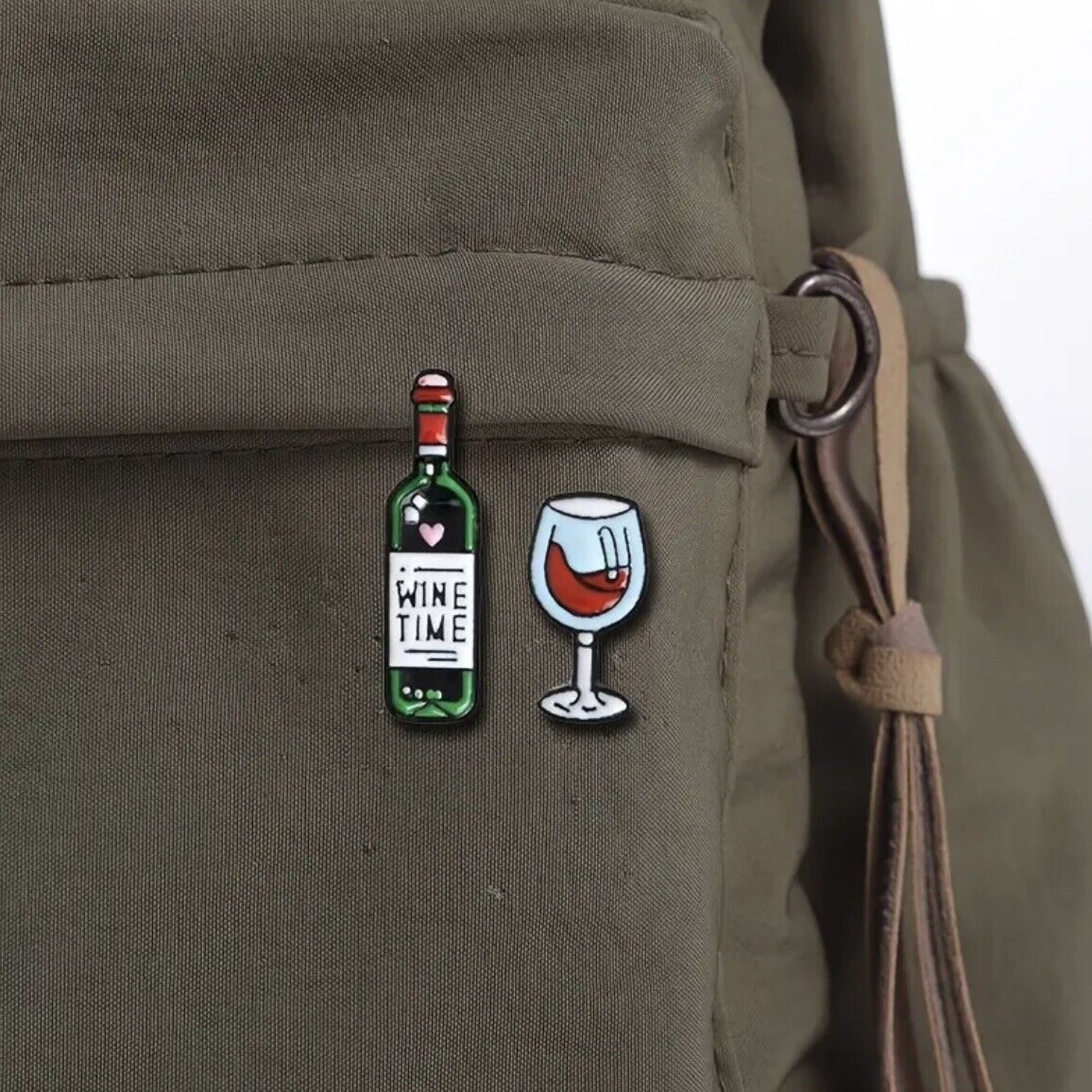 Vintage Pin - " IT’S WINE O‘CLOCK " - Accessoires for Freshness